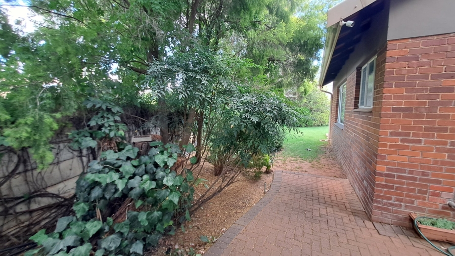 5 Bedroom Property for Sale in Fichardt Park Free State